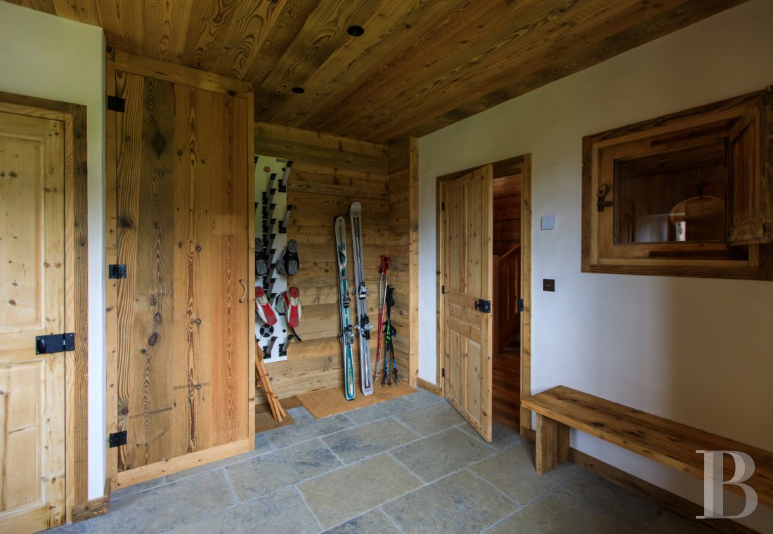 A 19th-century farmhouse preserved in its original state and completely renovated at the foot of Mont d'Arbois, in Megève - photo  n°6